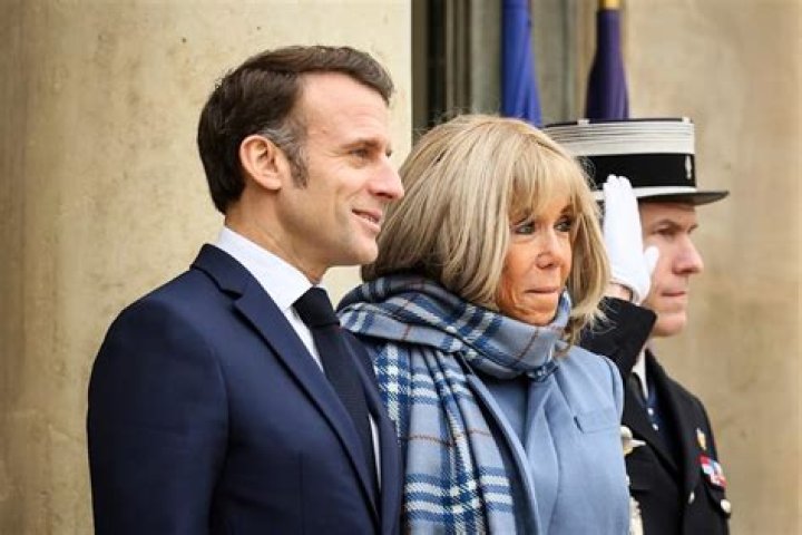 French President (43) is 25 years younger than his wife. They first met
