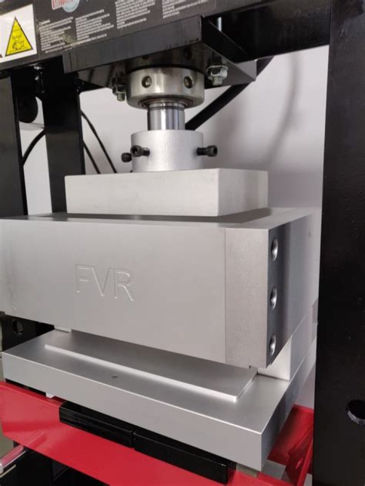 FVR Heated Brick Press kilo size flashvape