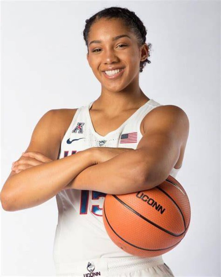 Gabby Williams [2022 Update] Parents, WNBA & Net Worth Players Bio