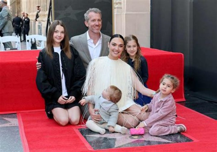 Gal Gadot Bio, Facts, Family, Husband, Age, Movies, Wonder Woman