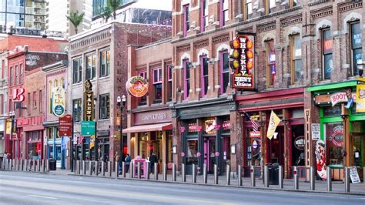 Garth Brooks&rsquo; new Lower Broadway bar and retail store, Friends In Low