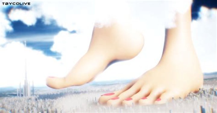 Giantess feet by malteen91 on DeviantArt