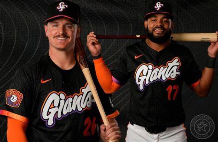 Giants' Gabe Kapler, Zack Littell involved in tense exchange during win