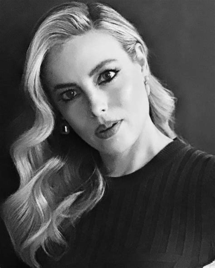 Gillian Jacobs picture