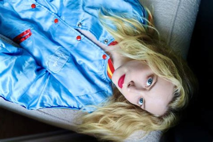 Gillian Jacobs r/CelebrityBellyFetish