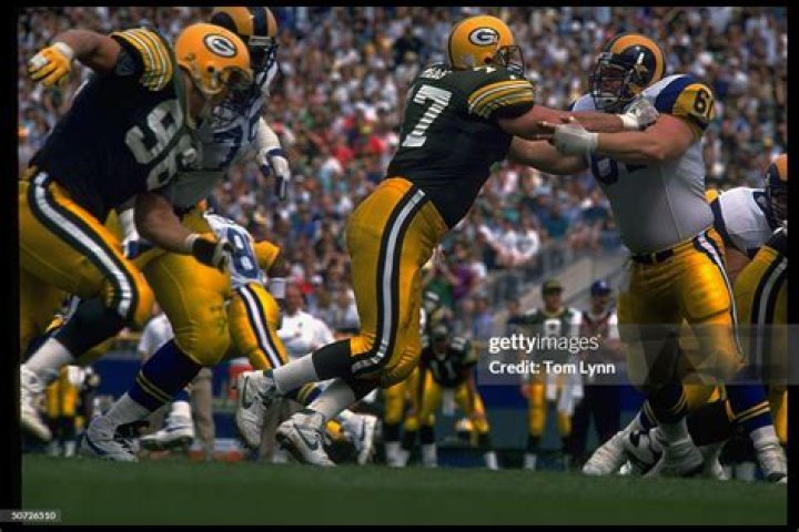 Green Bay Packers Bill Maas in action vs LA Rams Bern Brostek. News