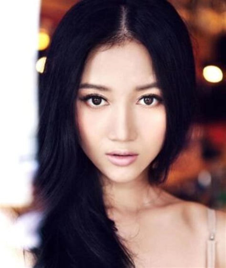Han Wenwen Movies, Bio and Lists on MUBI