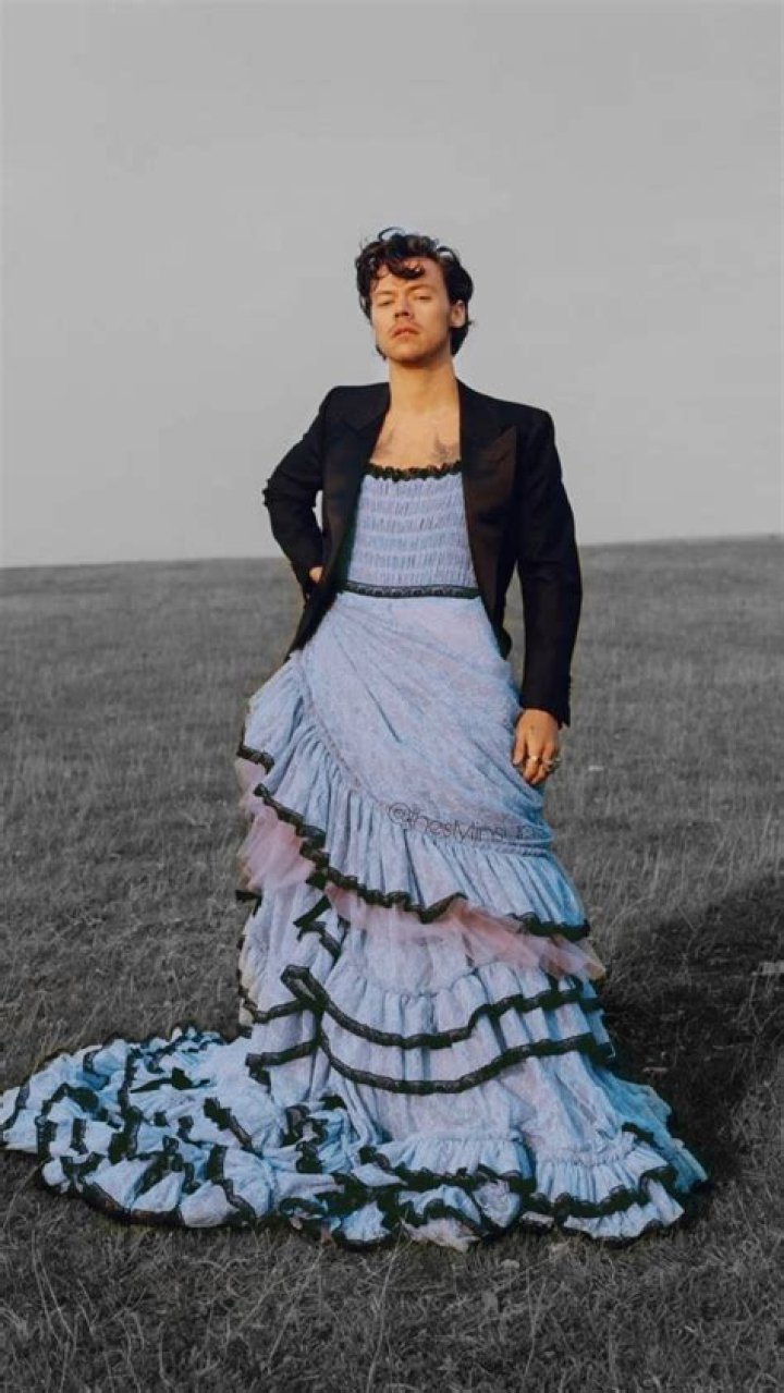 harry styles for vogue Harry styles cute, Harry styles photos, Harry