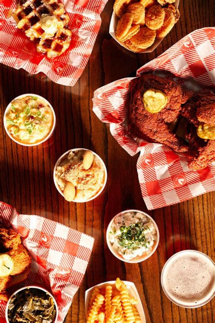 Hattie B's 5th + Broadway Nashville Go