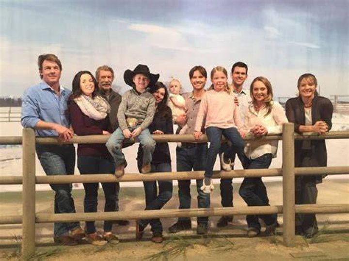 Heartlandians Heartland tv show, Heartland cast, Heartland tv