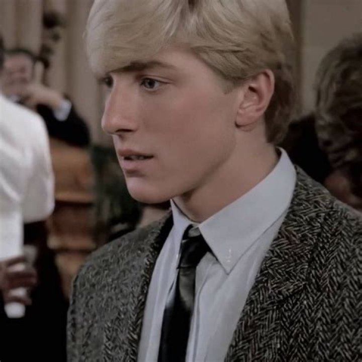 Hei! 12+ Grunner til William Zabka Young Photos! He is an actor and