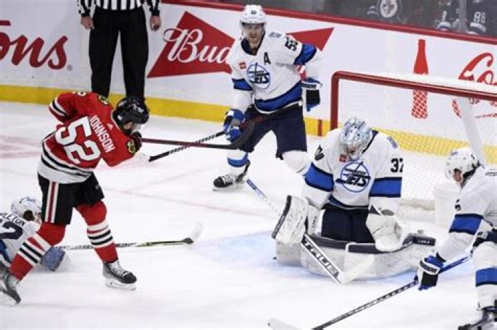 Hellebuyck gets 2nd shutout as Jets beat Blackhawks 40