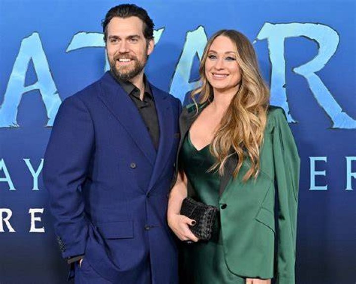 Henry Cavill Y Su Novia Natalie Viscuso Debutan En La vrogue.co