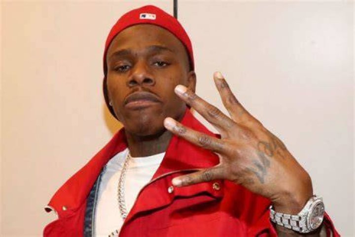 Here Is Why Rappers Hold Up Four Fingers