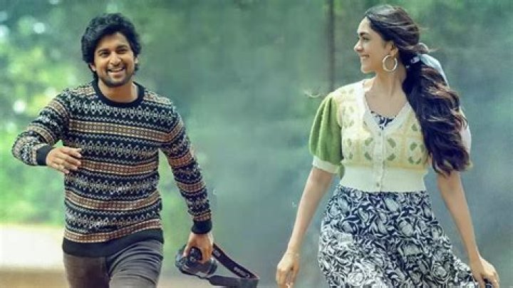 Hi Nanna Twitter reviews Mrunal Thakur is the soul of Nanistarrer