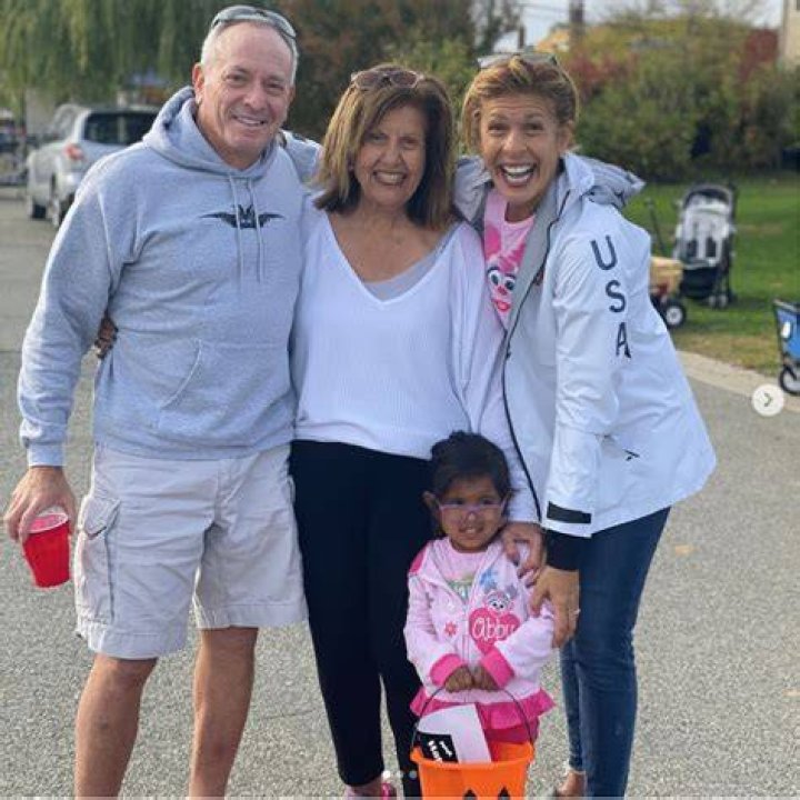 Hoda Kotb Celebrates Easter And Mother's Birthday With Sweet Family Photos