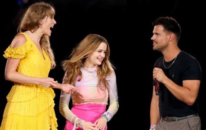 HOLLYWOOD ALL STARS Taylor Lautner Profile, Bio and Pictures