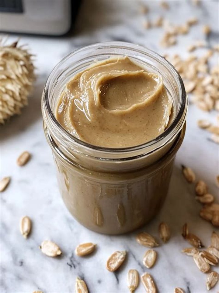 Homemade Unsweetened Sunflower Seed Butter eggfree dairyfree paleo 