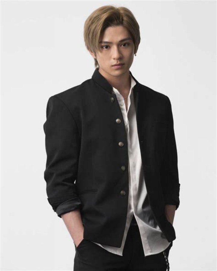 HOT ACTOR MACKENYU ARATA