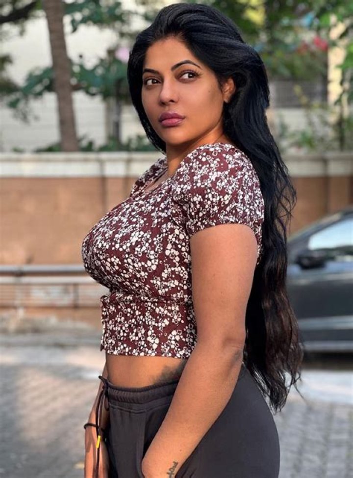 Hot women with big boobs rilopictures