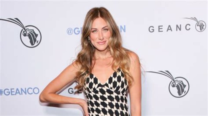 Hottest Woman 11/22/17 PERRY METTFELD (Shameless)! Hair styles