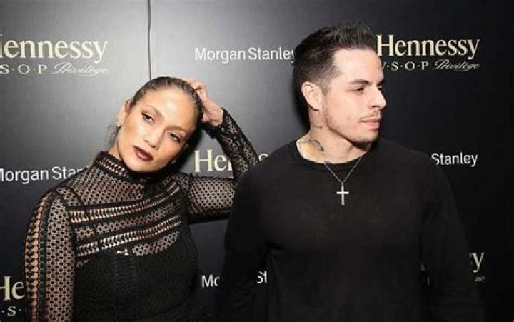 How many times has JLo been married?