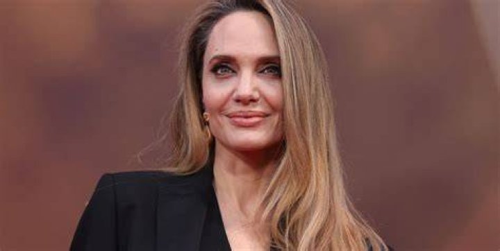 How Much Is Angelina Jolie Net Worth In 2022? Earnings and Real Estates