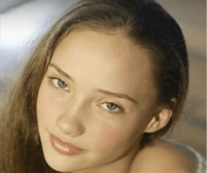 How old is samantha burton