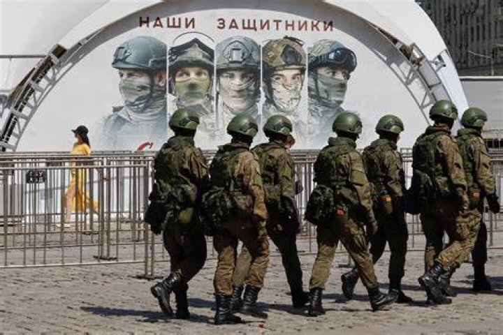 How Russian Soldiers Mix Stealing Toilets and Alcohol r/PutinWatch