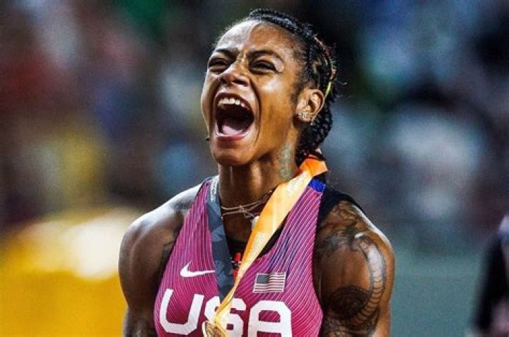 How tall is Sha'carri Richardson?