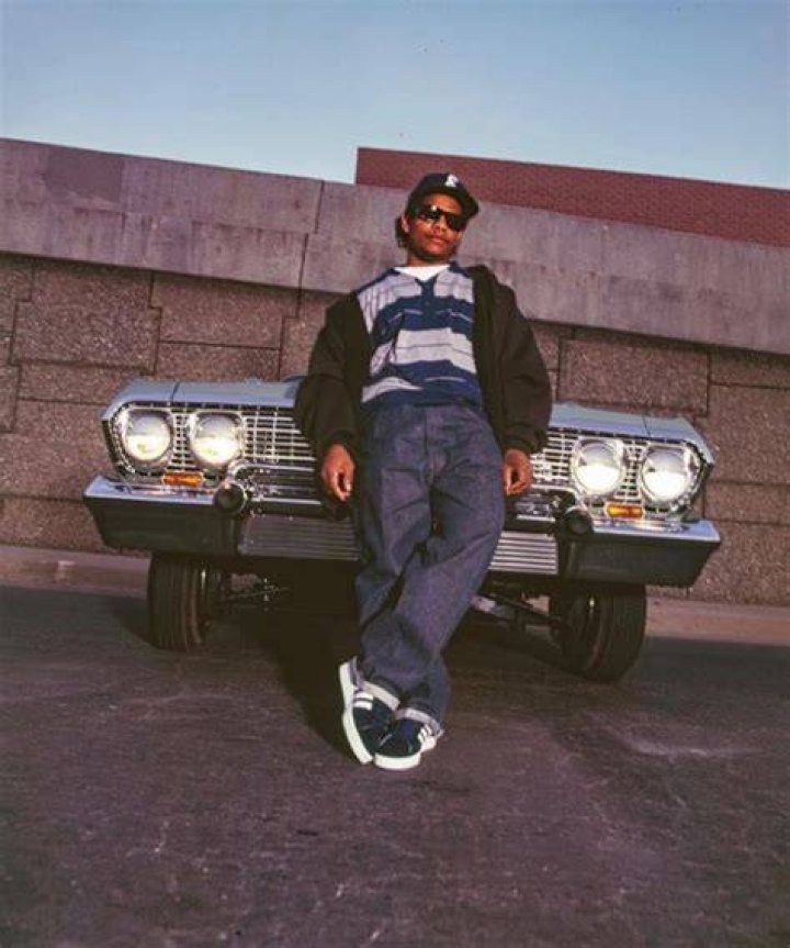 How tall was eazy e vectorpassl