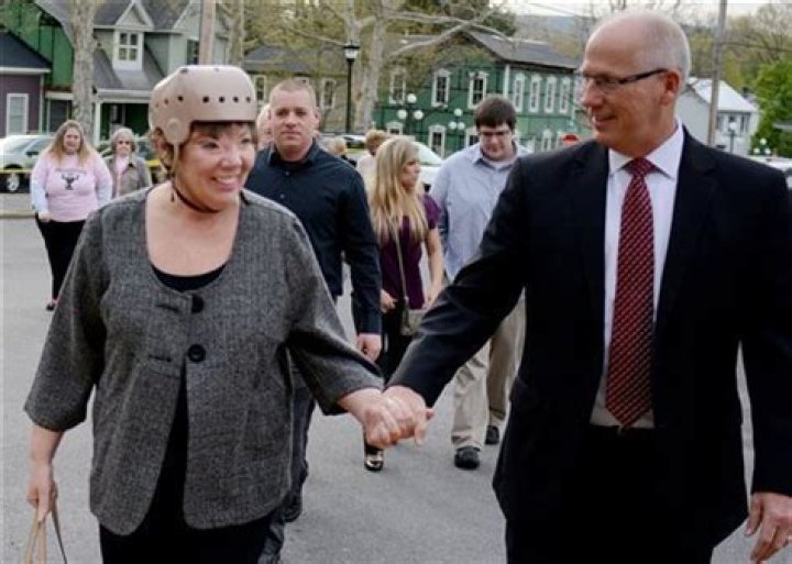 Husband Of Critically Injured Wife Shoots Himself Wall Street Nation