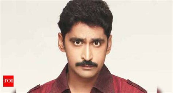 I can easily get sidelined in B'wood Chinmay Mandlekar Marathi Movie