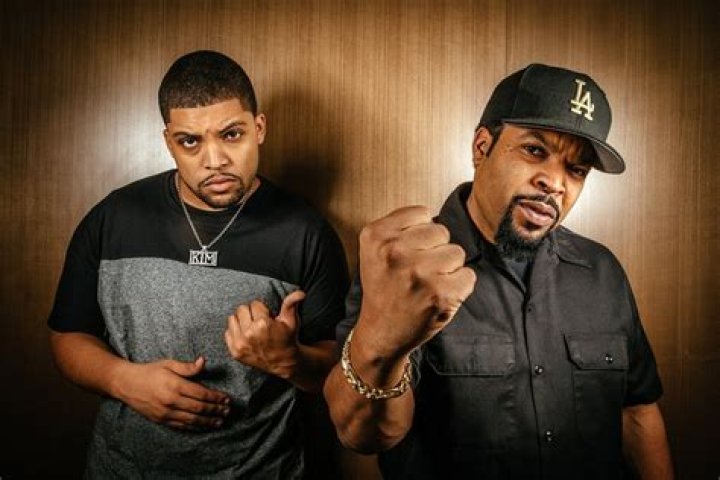 Ice Cube and son at a Lakers game Ice Cube Son, Ice Cube Rapper, 90s