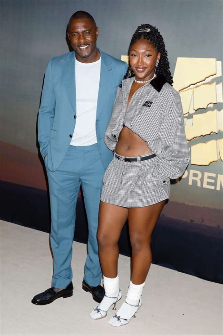 Idris Elba and his daughter in the Oscar 2015 red carpet Photos at