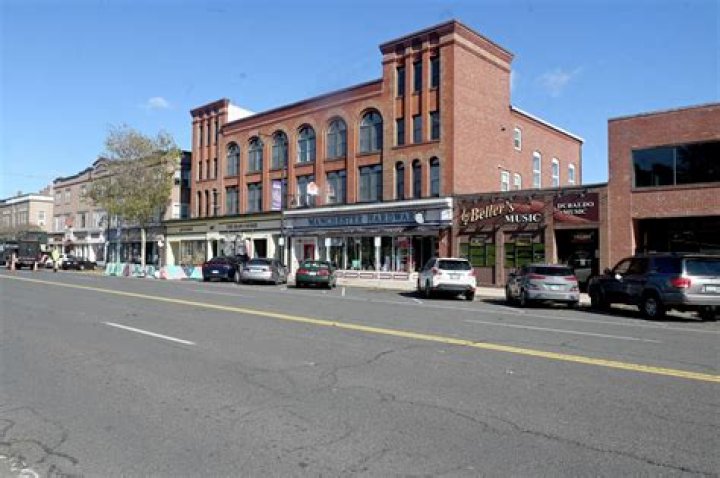 Indiana Town Wants To Be On HGTV's "Home Town Takeover" 104.9 WAXI