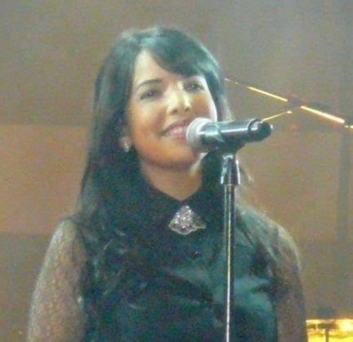 Indila Height, Weight, Age, Boyfriend, Biography, Family, Facts