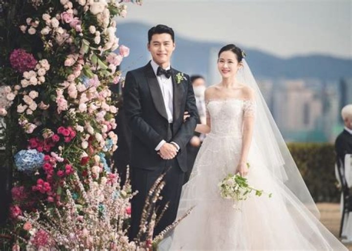 Is Hyun Bin Married Hyun Bin Landing Crash Ye Jin Son Dating Secretly