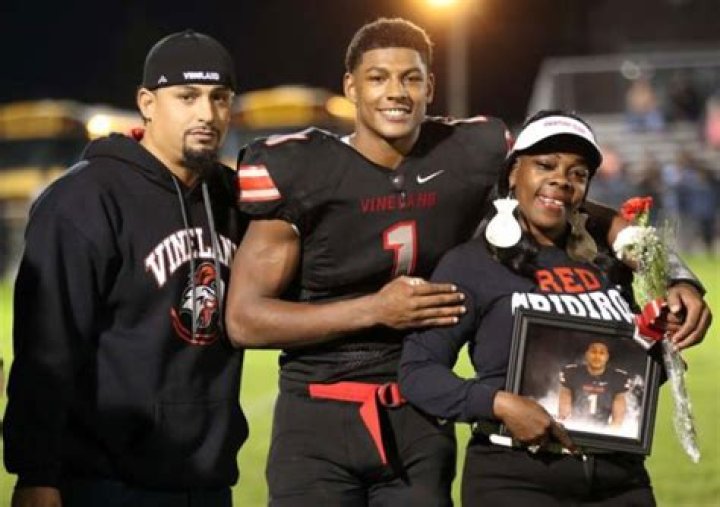 Isiah Pacheco Siblings Meet His Beloved Brother And Sister Siblingspedia