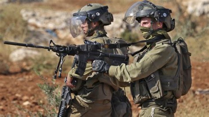 Israeli soldier tries to arrest Palestinian boy CNN