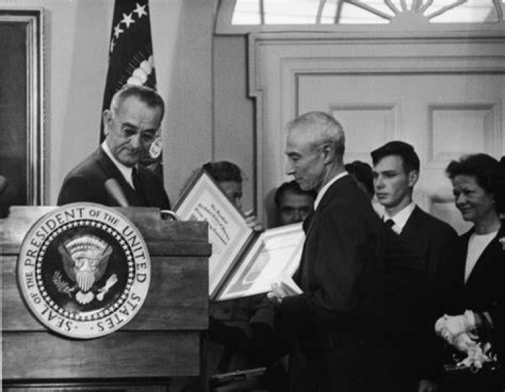 J Robert Oppenheimer Net Worth Domgit