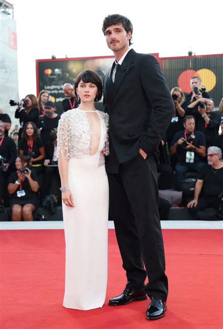 Jacob Elordi Jokes About Height Difference with &ldquo;Priscilla&rdquo; Costar