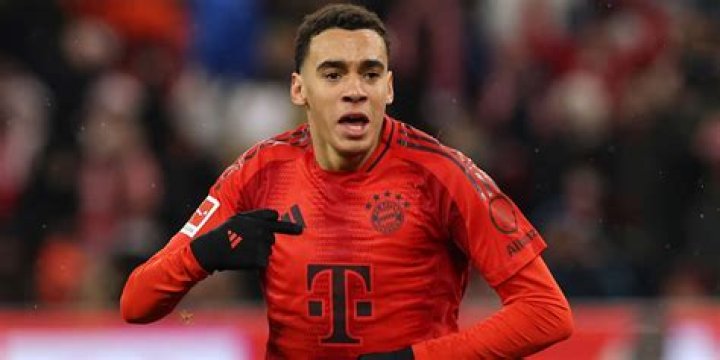 Jamal Musiala named FC Bayern Player of the Month for August 2022