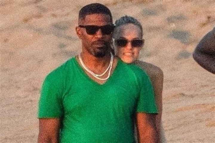 Jamie Foxx and His Girlfriend Alyce Huckstepp Enjoy Beach Getaway in Cabo