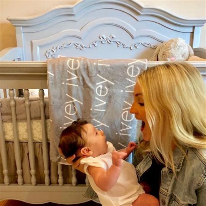 Jamie Lynn Spears Evolur Aurora Nursery Lynn spears, Jamie lynn