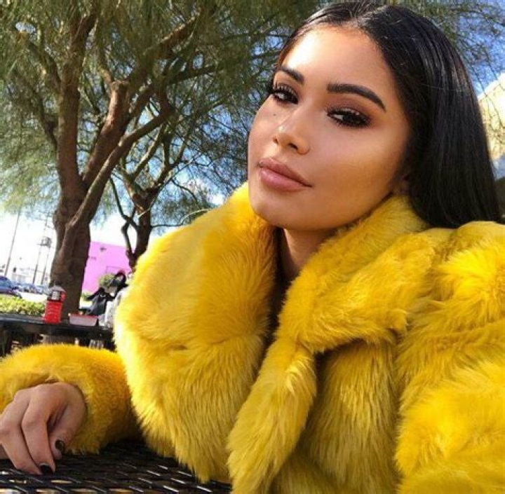 Janine Almario aka Guzman Sends Pic to Chris Hemsworth