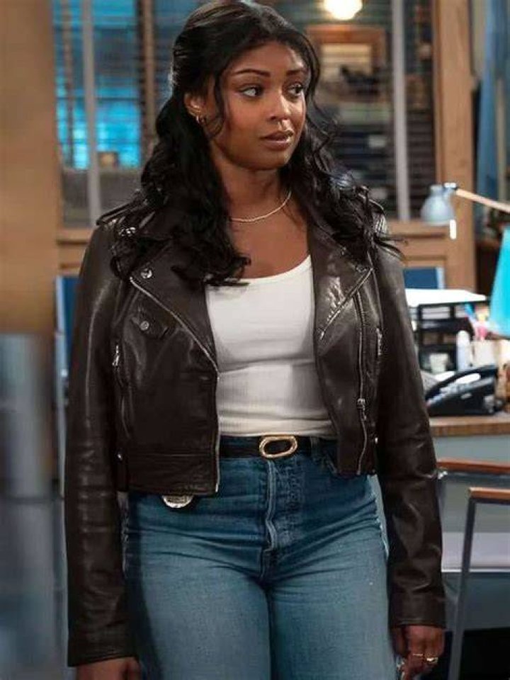 Javicia Leslie on 'Batwoman' Romance and Her Advice to 'Batgirl' Leslie