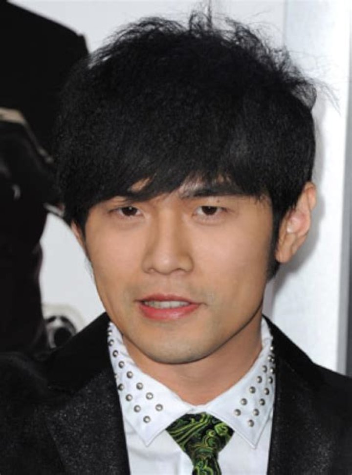 Jay Chou Bio, Wiki, Age, Height, Education, Wife, Family, Songs, Movies