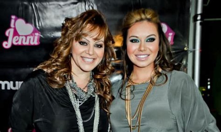 Jenni pregnant with Chiquis Jenni rivera, Jenny, Short sleeve dresses