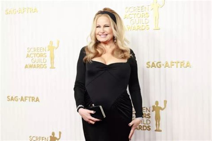Jennifer Coolidge says she'd love to play Melania Trump